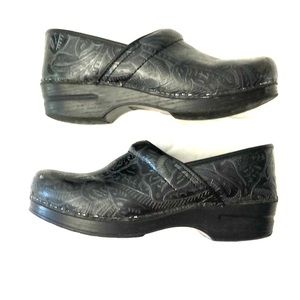Dansko Black Tooled Clogs Women’s size 41 EU